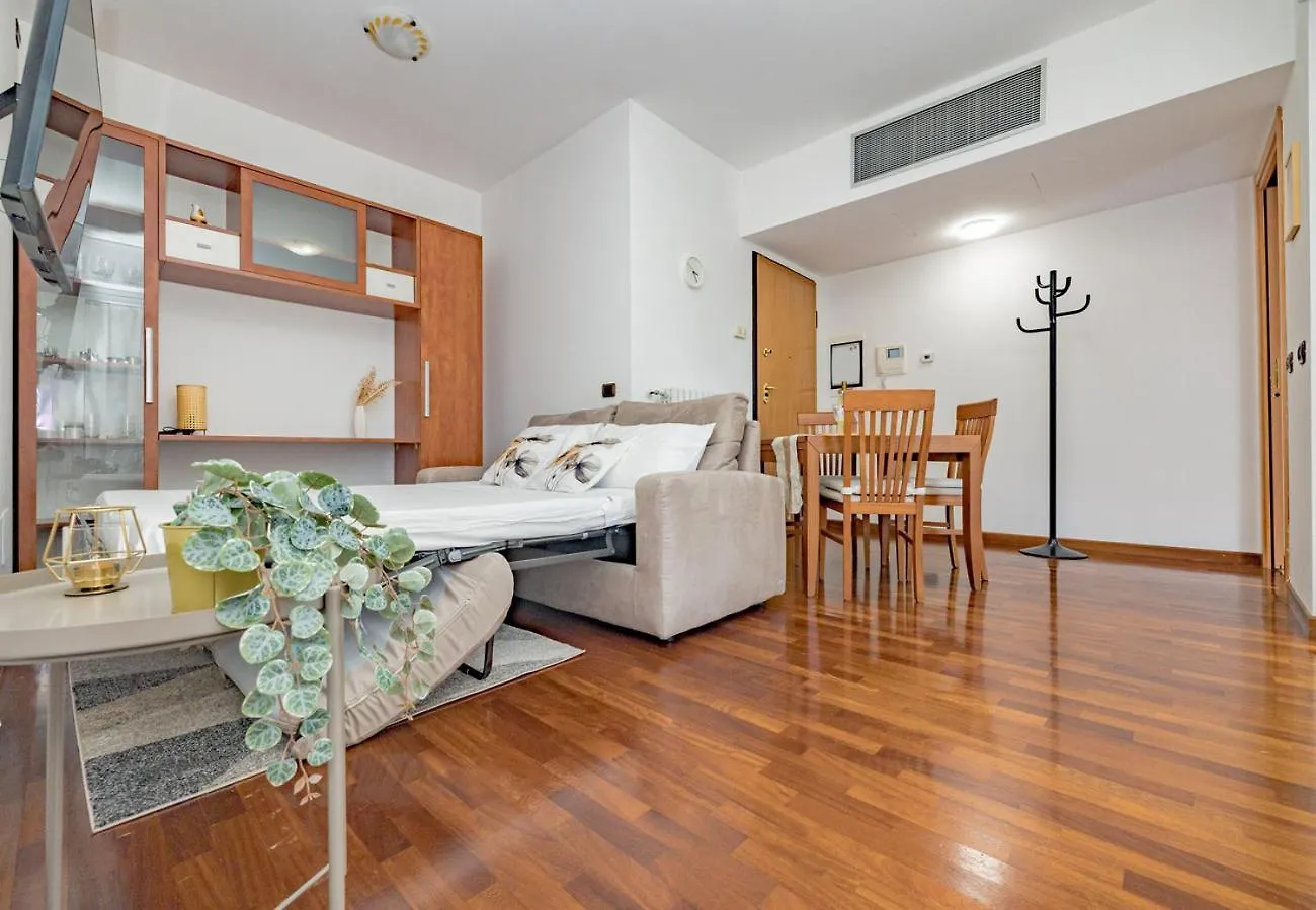 Apartment University Bicocca- Arcimboldi'S Terrace & Private Parking Milan